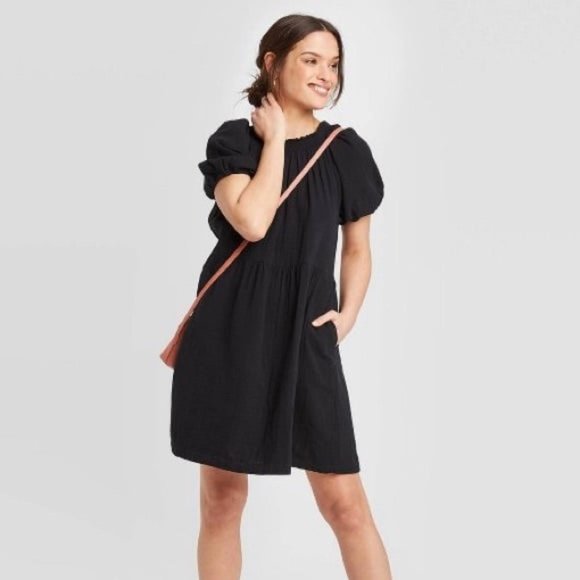 Universal Thread Dresses & Skirts - NEW Women's Short Sleeve Smocked Gauze Shift Dress